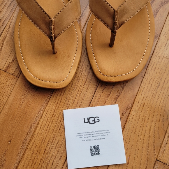 UGG TUOLUMNE Almond Leather Flip Flops W11 - Picture 8 of 13